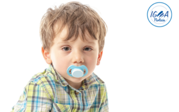 Bambino Non m'Importa Esprimere Emozioni Difficile